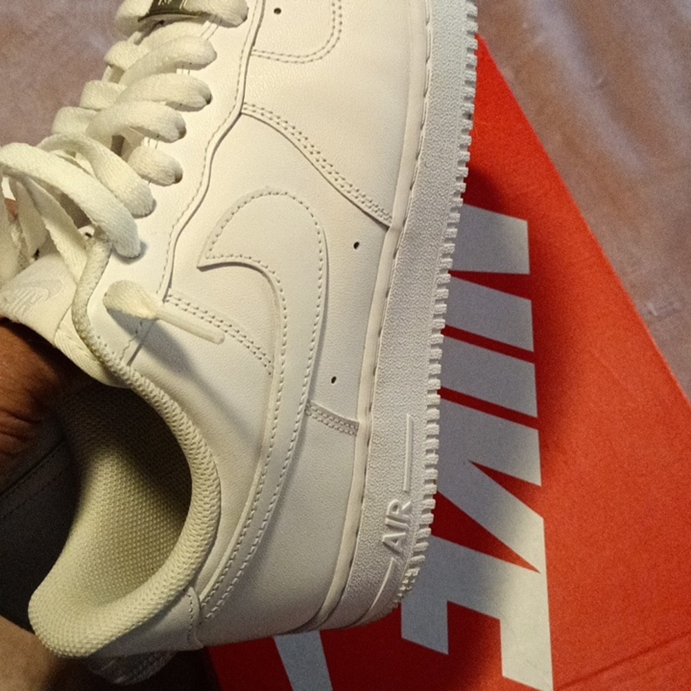 Nike Air Force 1 Size 9 - Picture 4 of 4